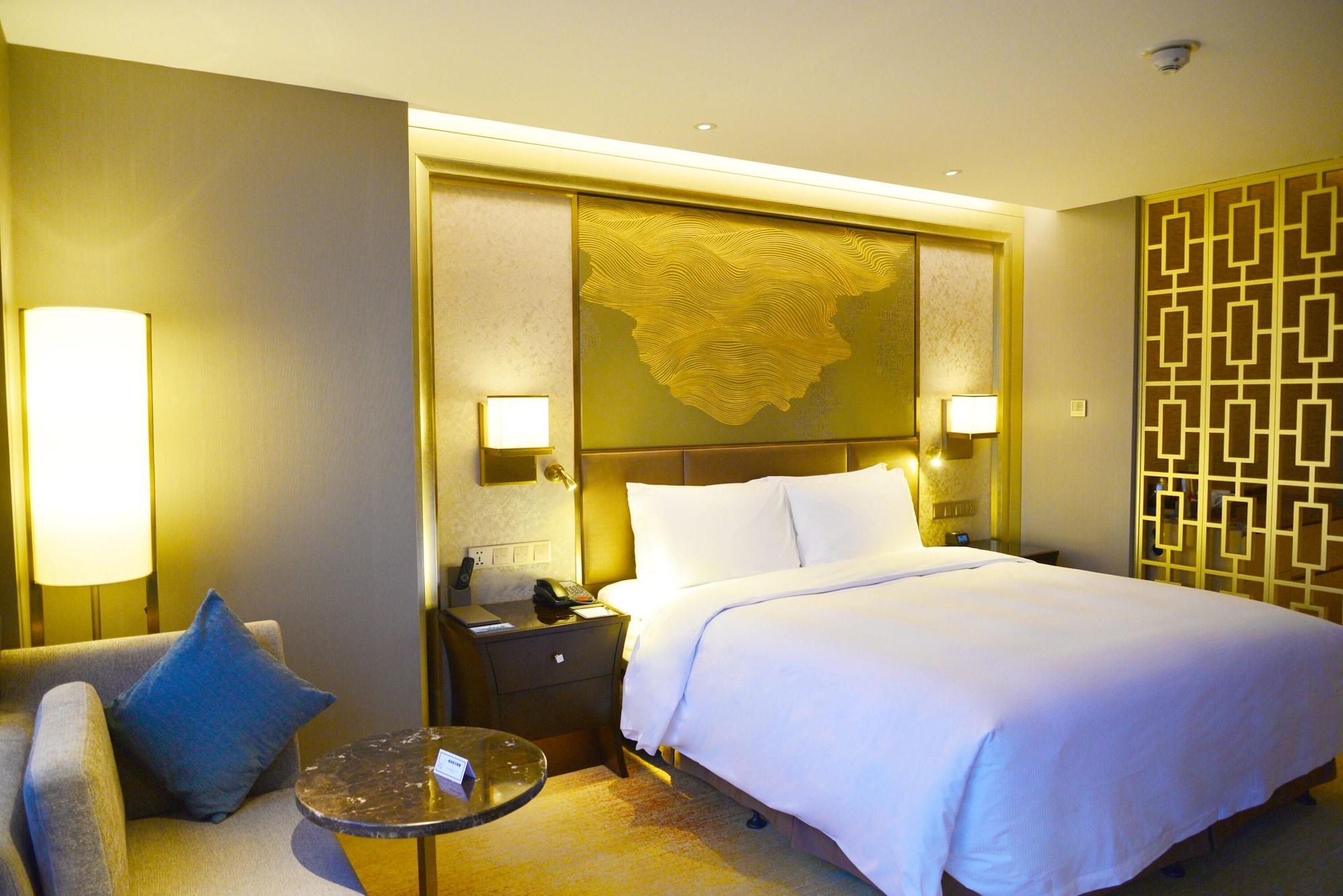Hilton Yantai Hotel Exterior photo