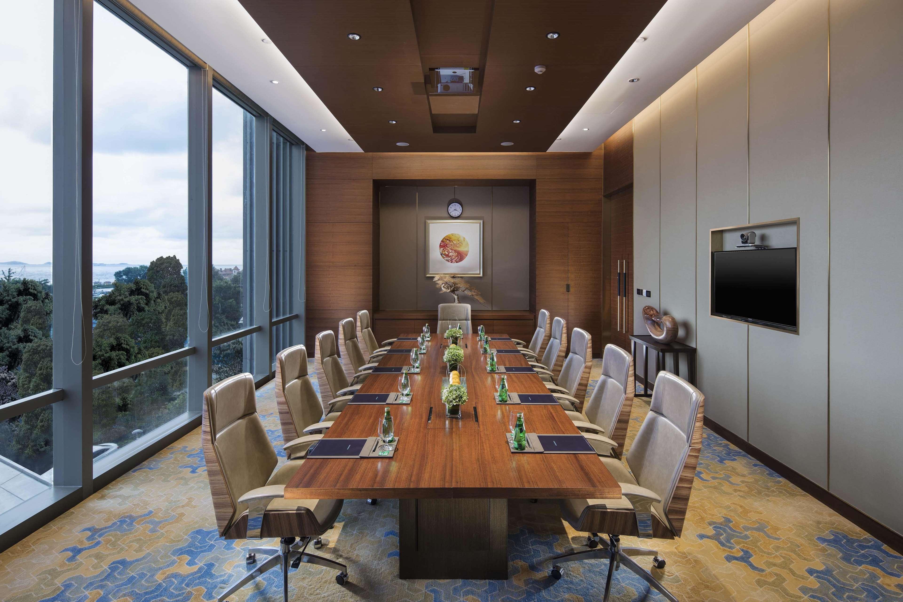 Hilton Yantai Hotel Exterior photo
