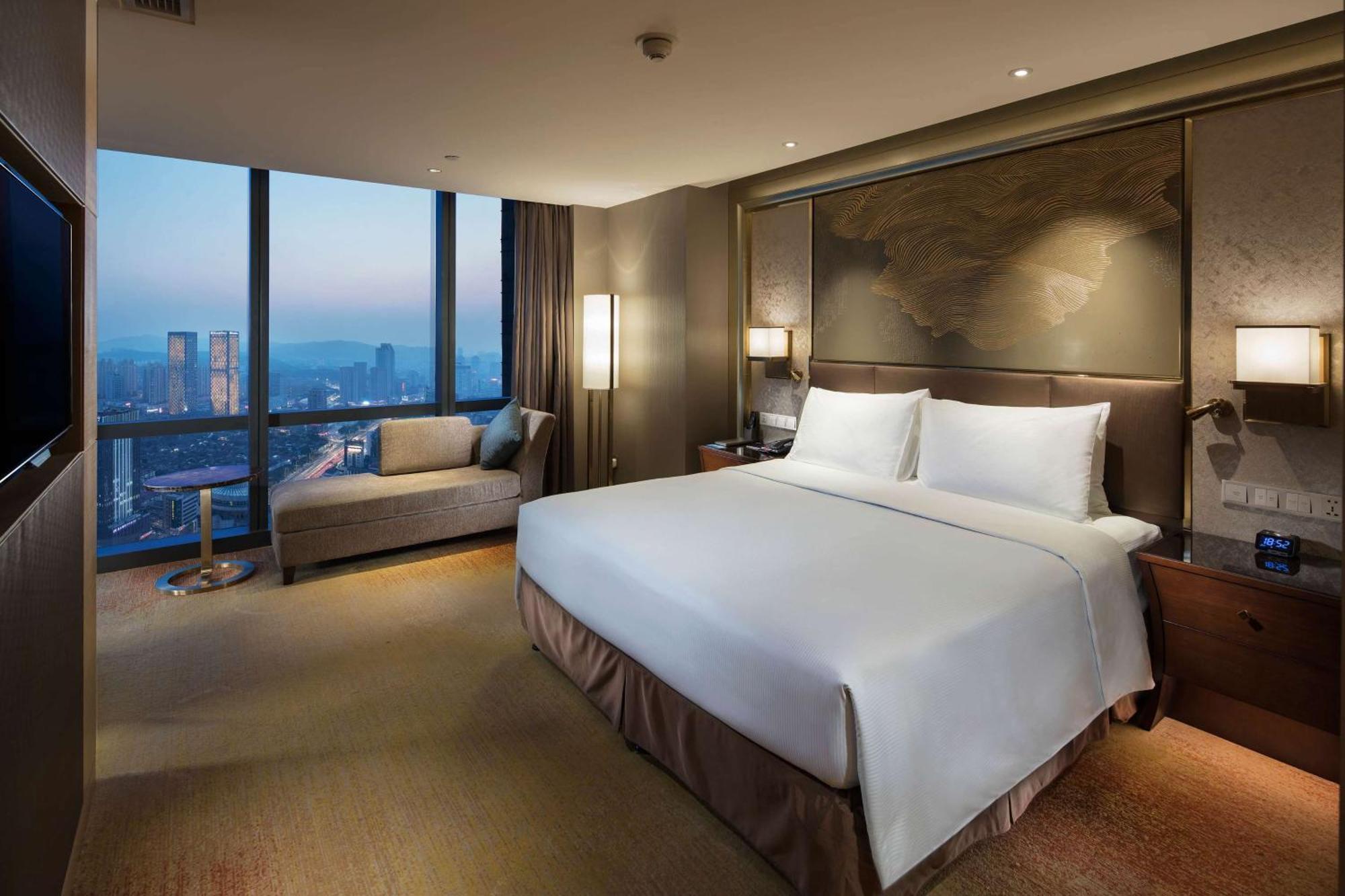 Hilton Yantai Hotel Exterior photo
