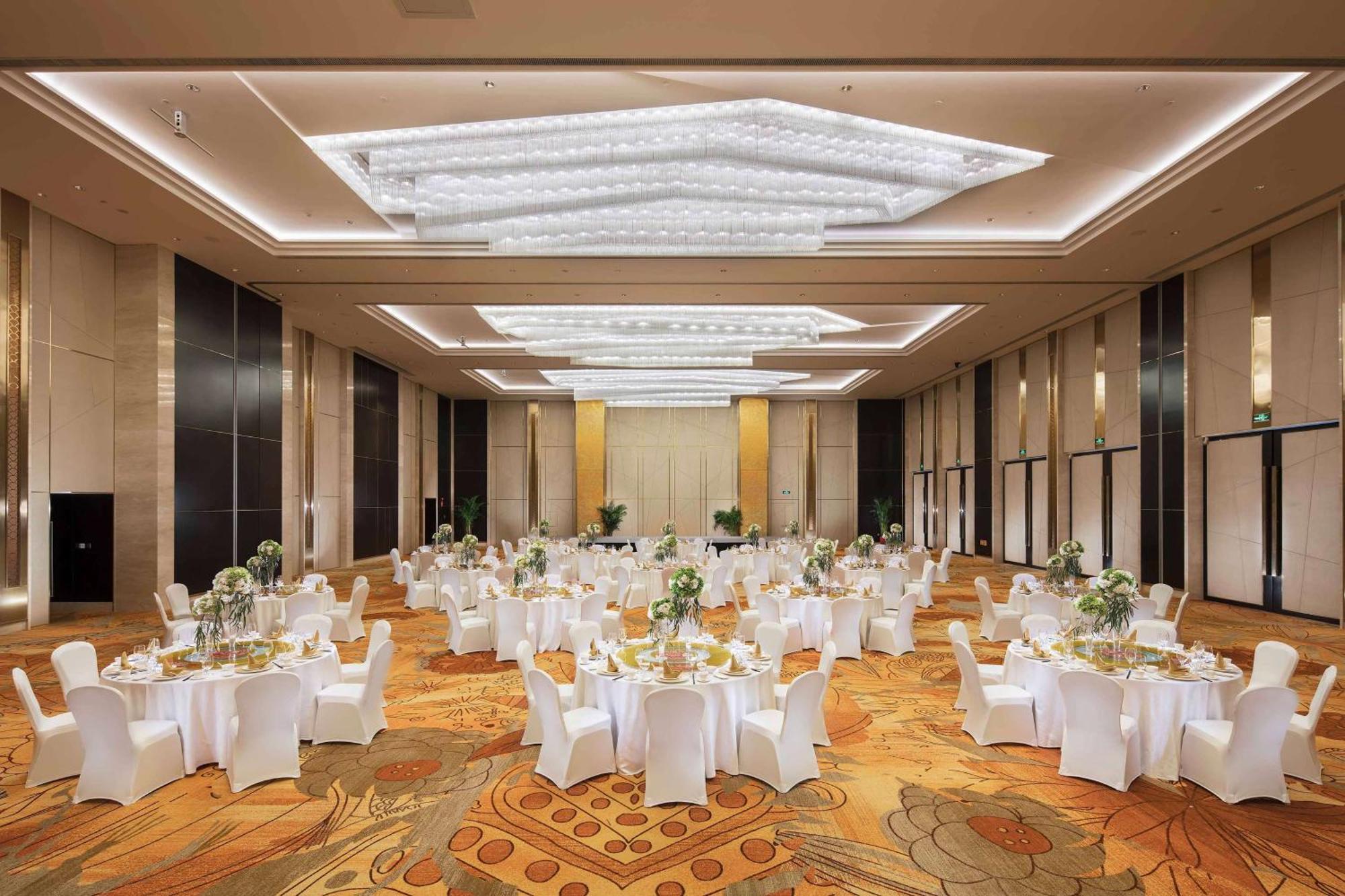 Hilton Yantai Hotel Exterior photo