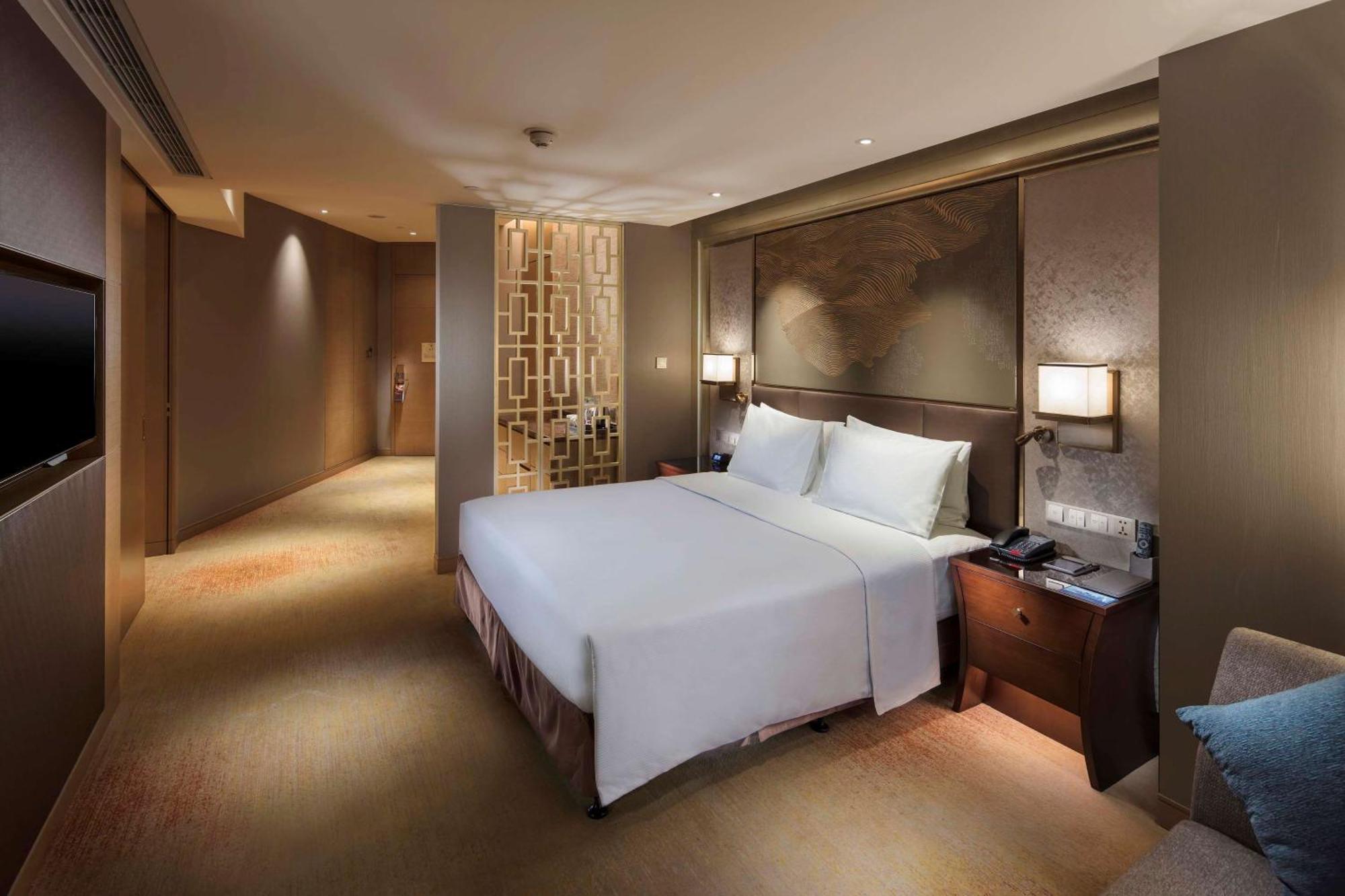 Hilton Yantai Hotel Exterior photo