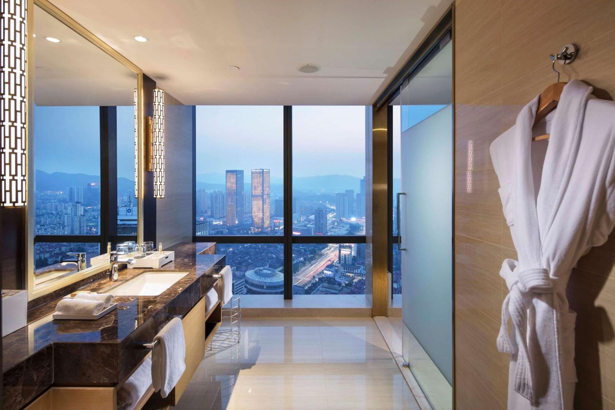 Hilton Yantai Hotel Exterior photo